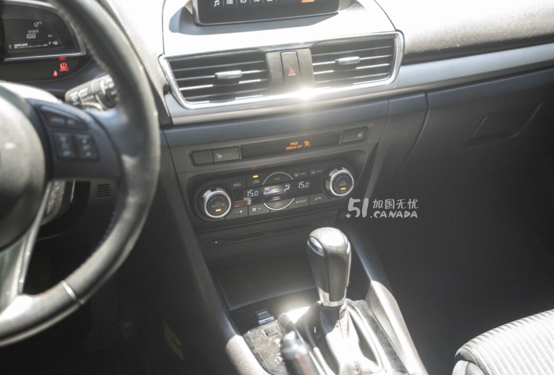 2014 Mazda 3 view 8