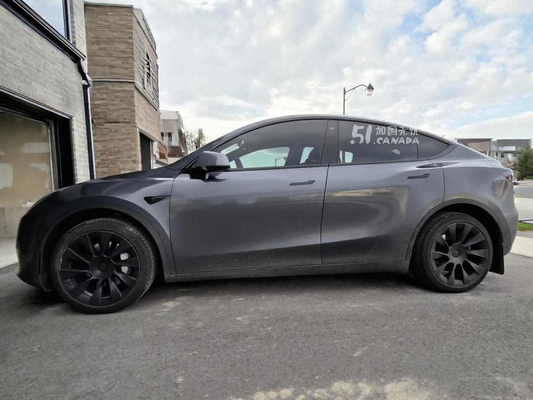 2023 Tesla Model Y view 9