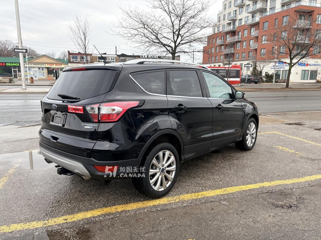 2017 Ford Escape view 5
