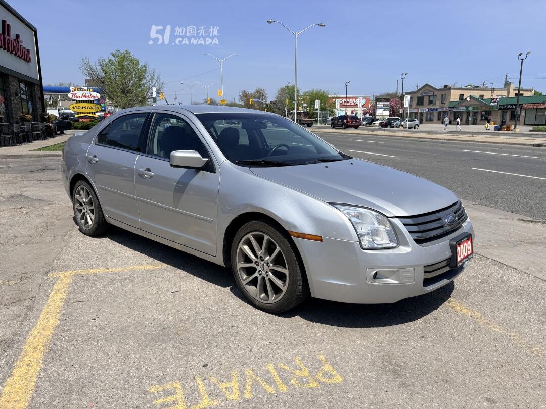 2009 Ford Fusion view 3