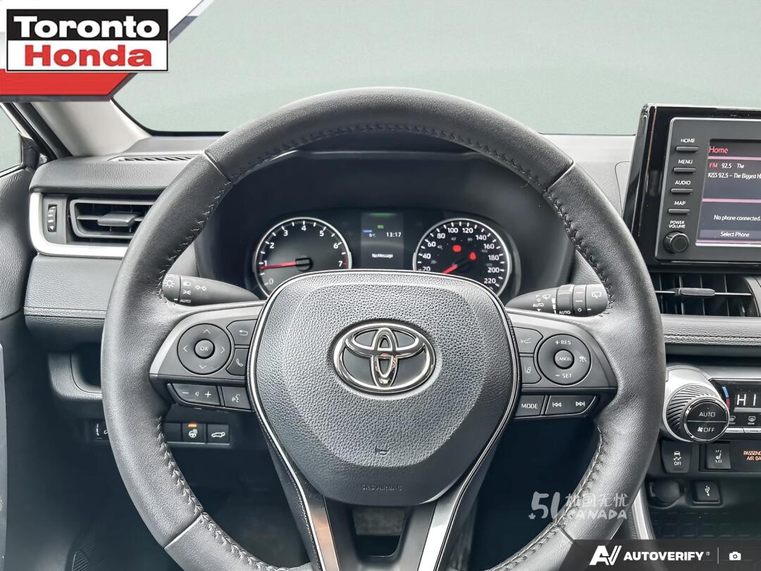 2022 Toyota RAV 4 view 8