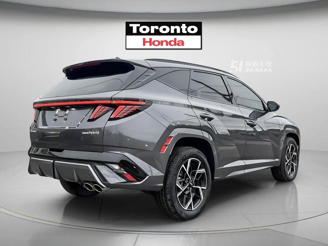 2025 Hyundai Tucson view 3