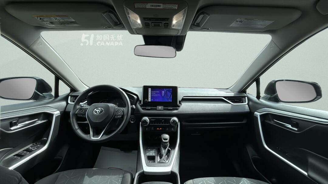2024 Toyota RAV 4 view 5