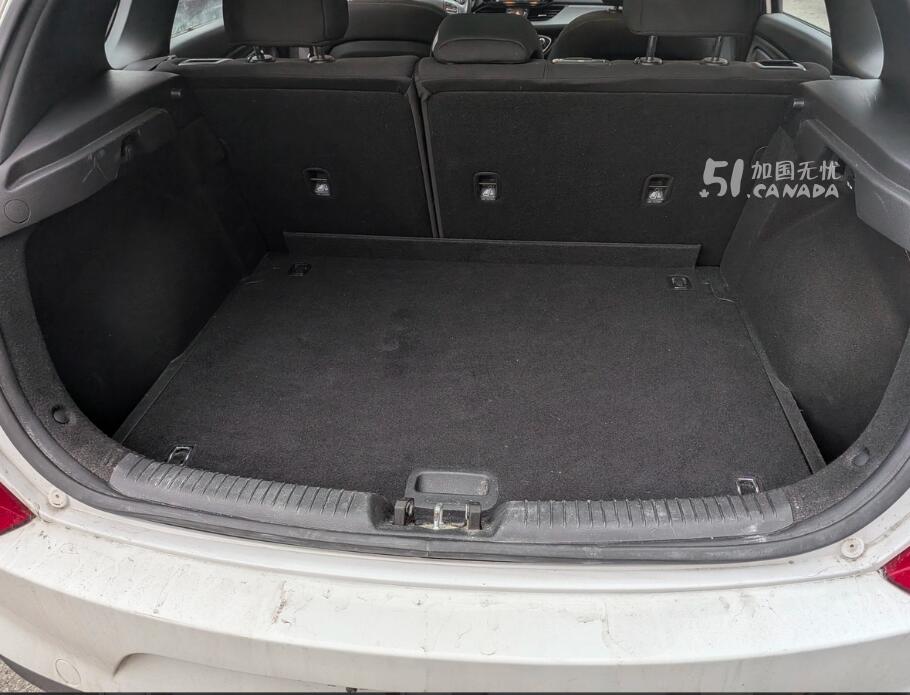 2018 Hyundai Elantra view 4
