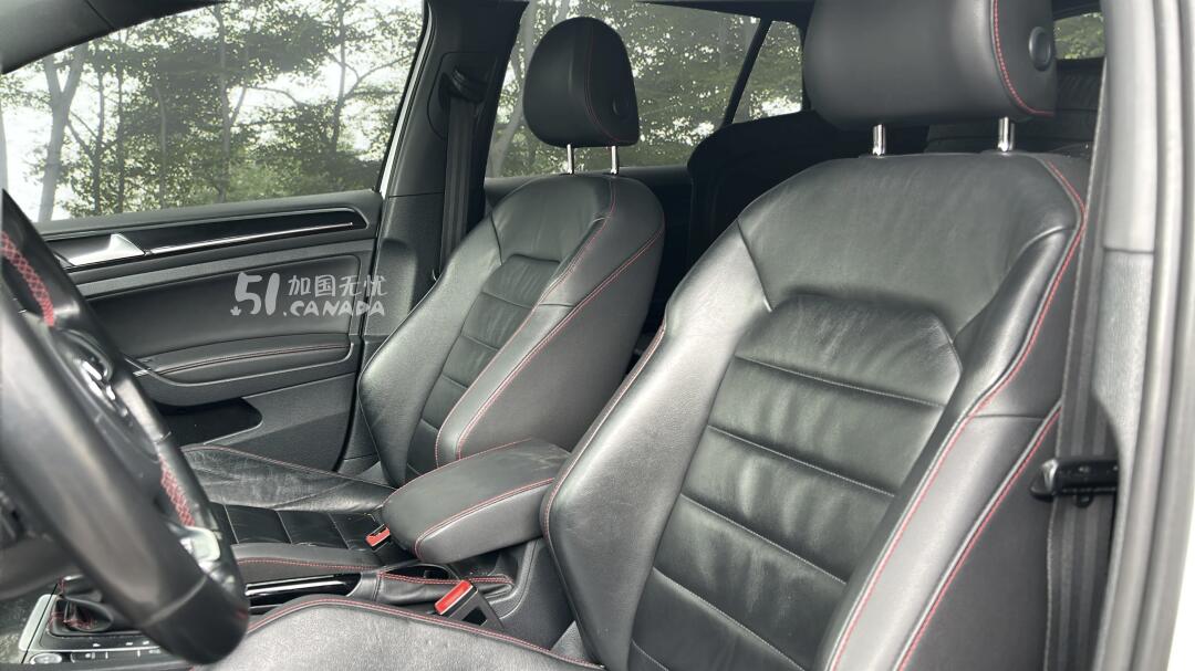 2015 Volkswagen Golf view 7