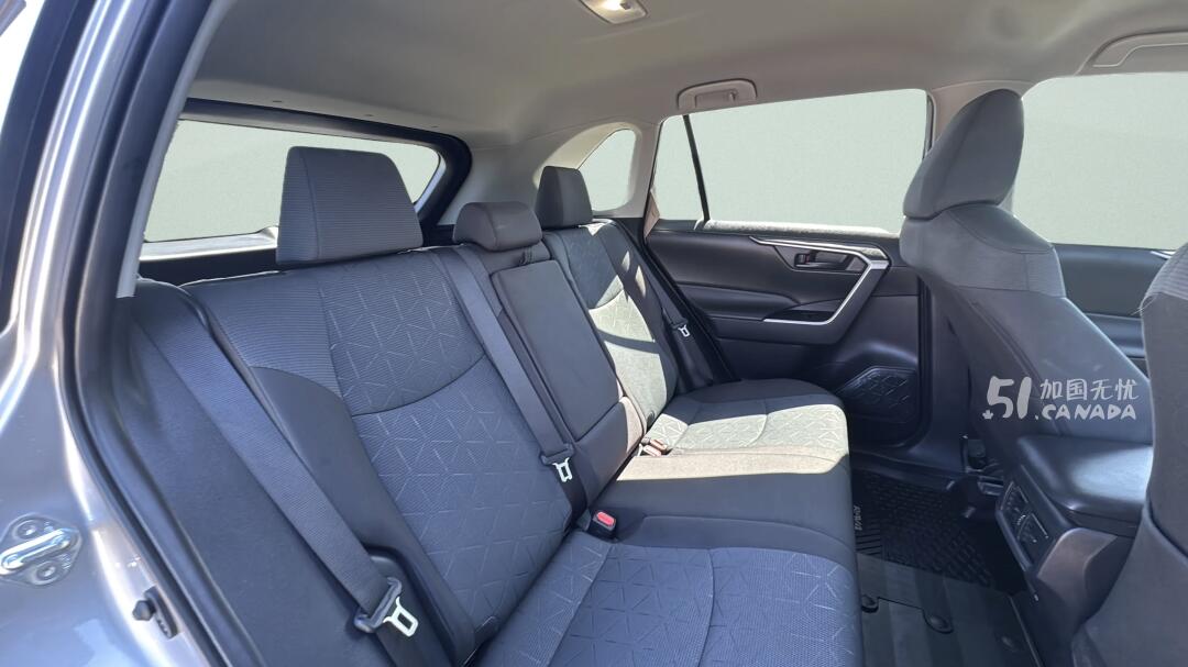 2025 Toyota RAV 4 view 8
