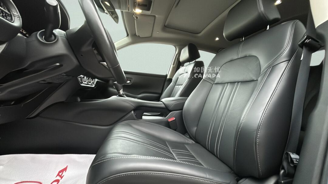 2025 Honda HR-V view 5