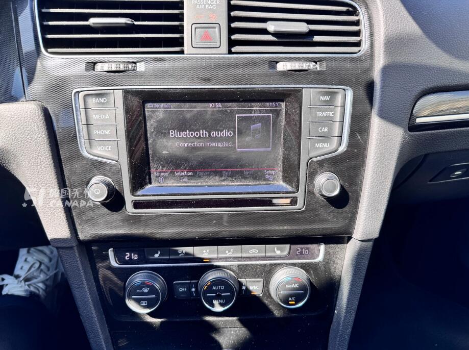 2015 Volkswagen GTI view 2
