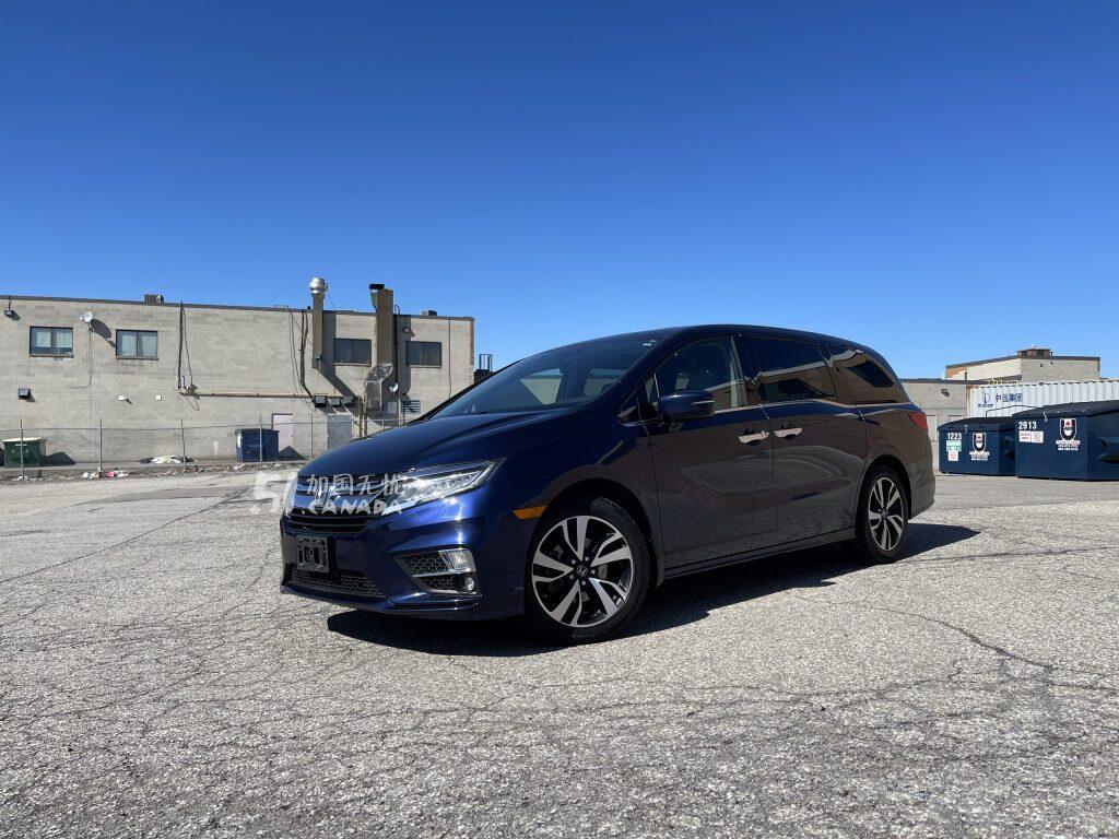 2019 Honda Odyssey view 3