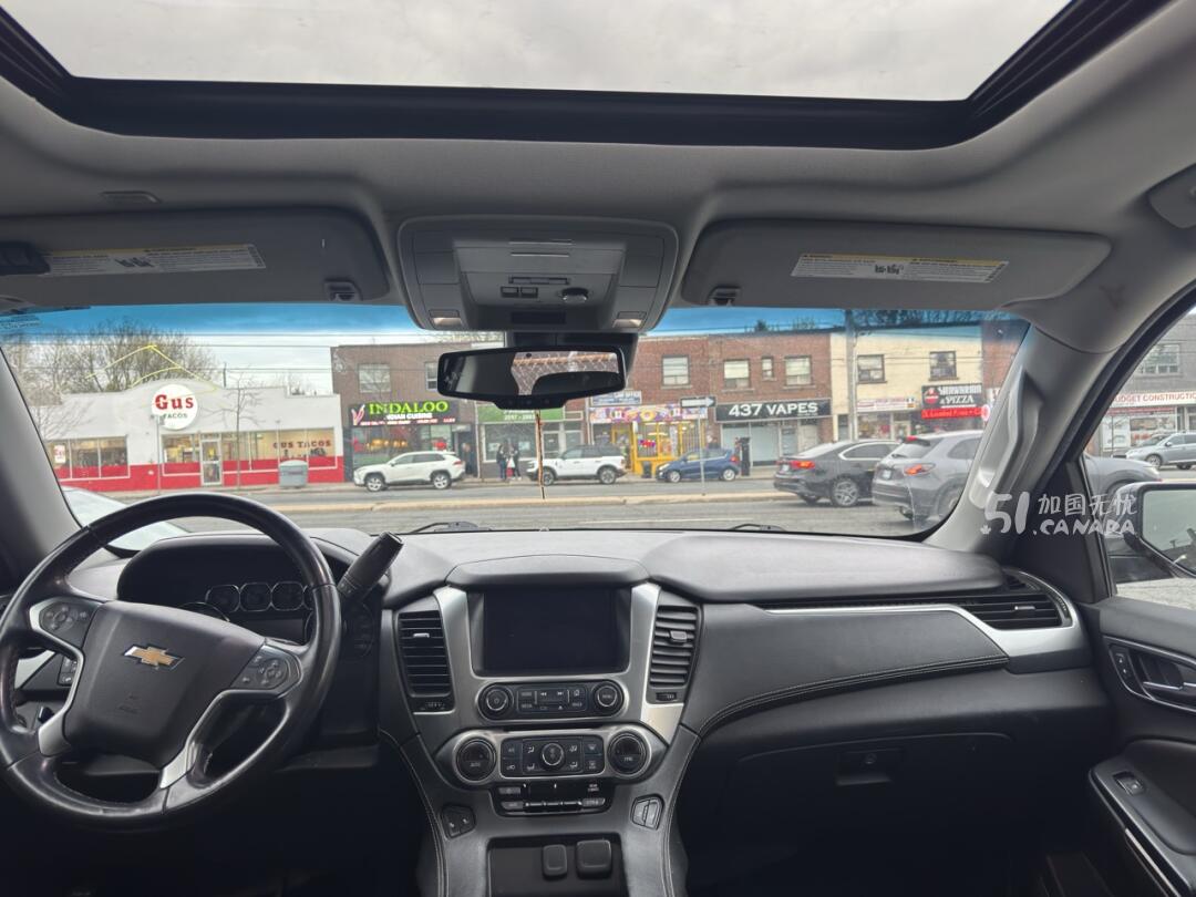 2018 Chevrolet Suburban view 8