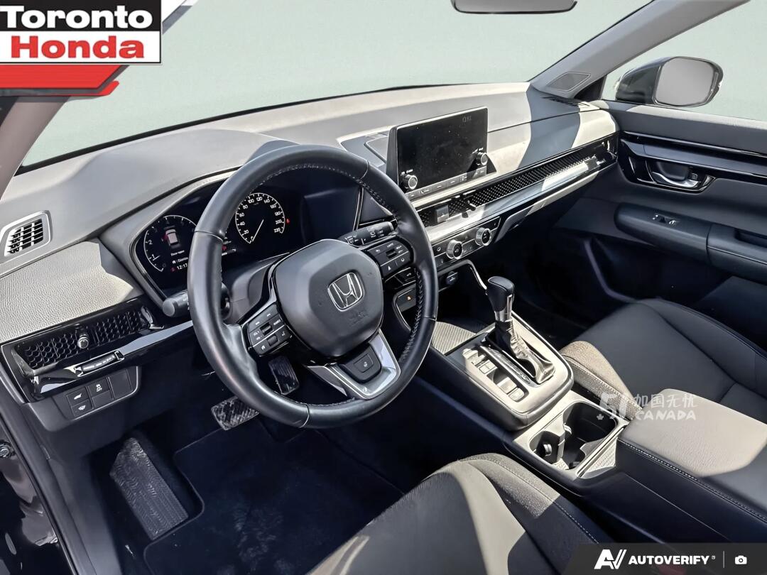 2025 Honda CR-V view 8