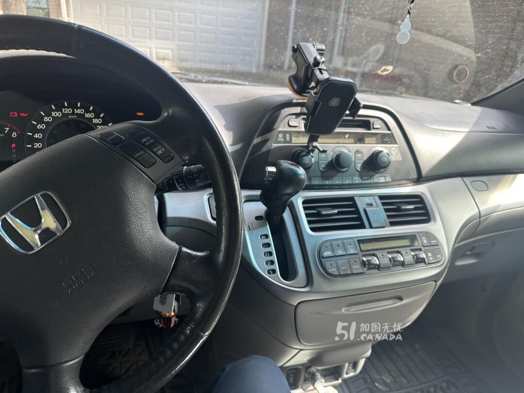 2010 Honda Odyssey view 9