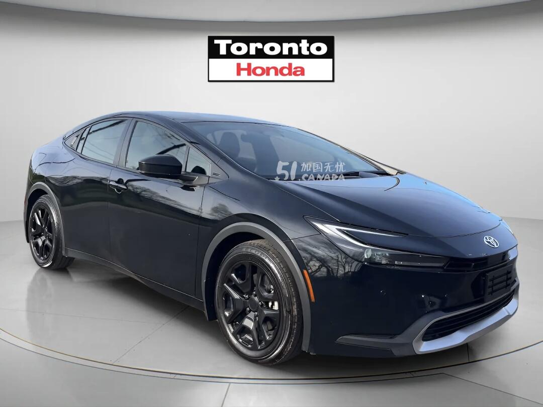 2025 Toyota Prius view 2