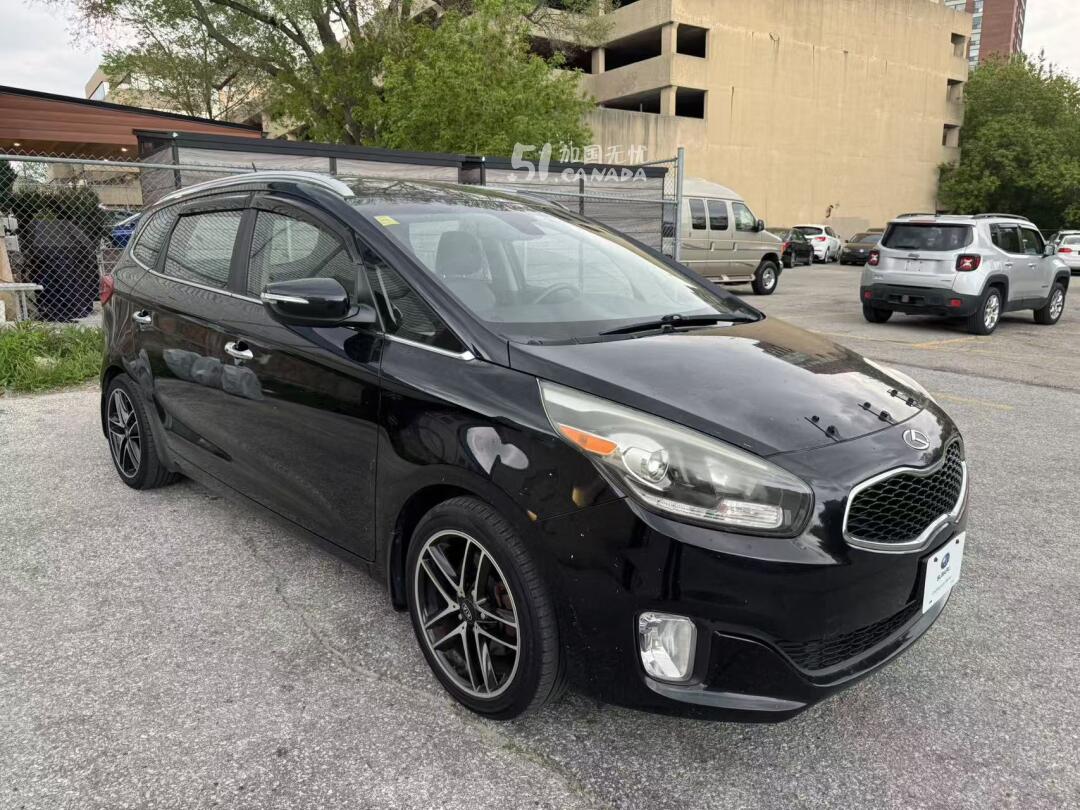 2014 Kia Rondo view 1