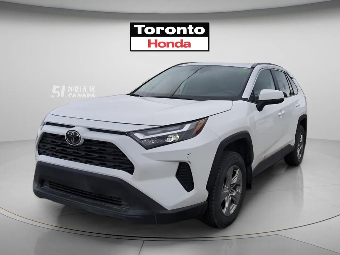 2025 Toyota RAV 4 view 2