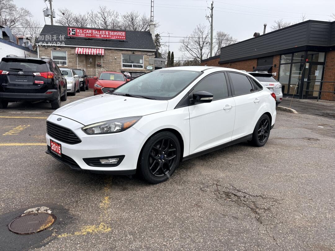 2015 Ford Focus view 1