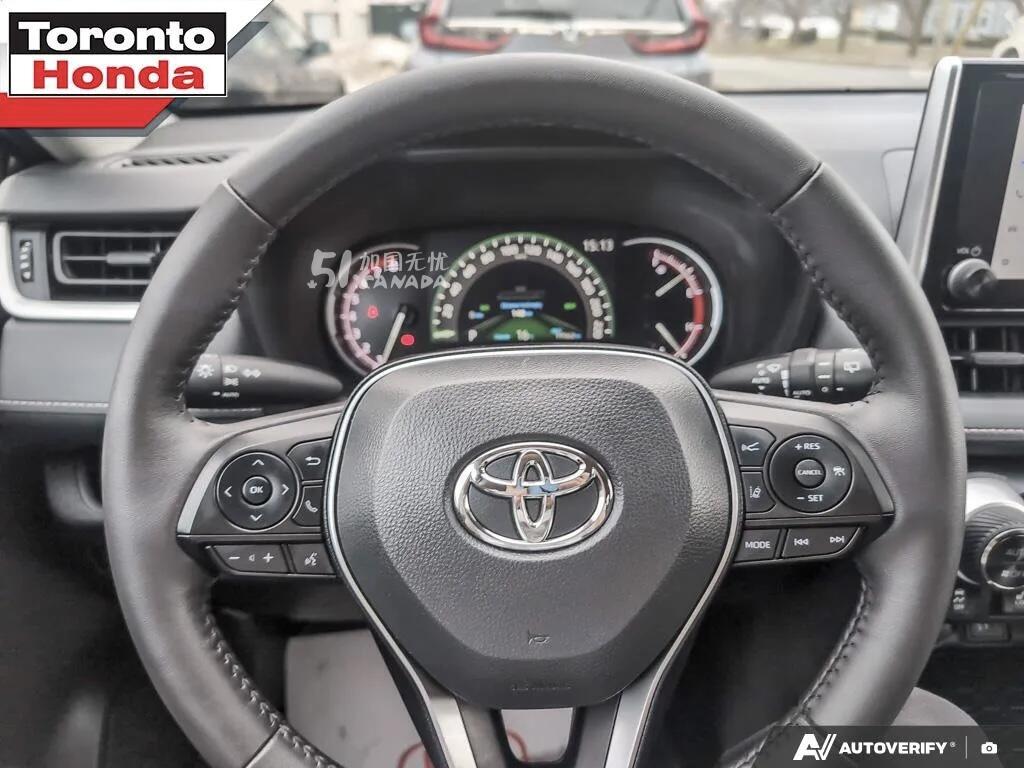 2025 Toyota RAV 4 view 7
