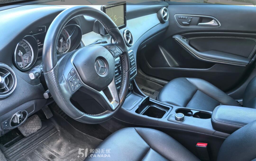 2015 Mercedes-Benz GLA view 7