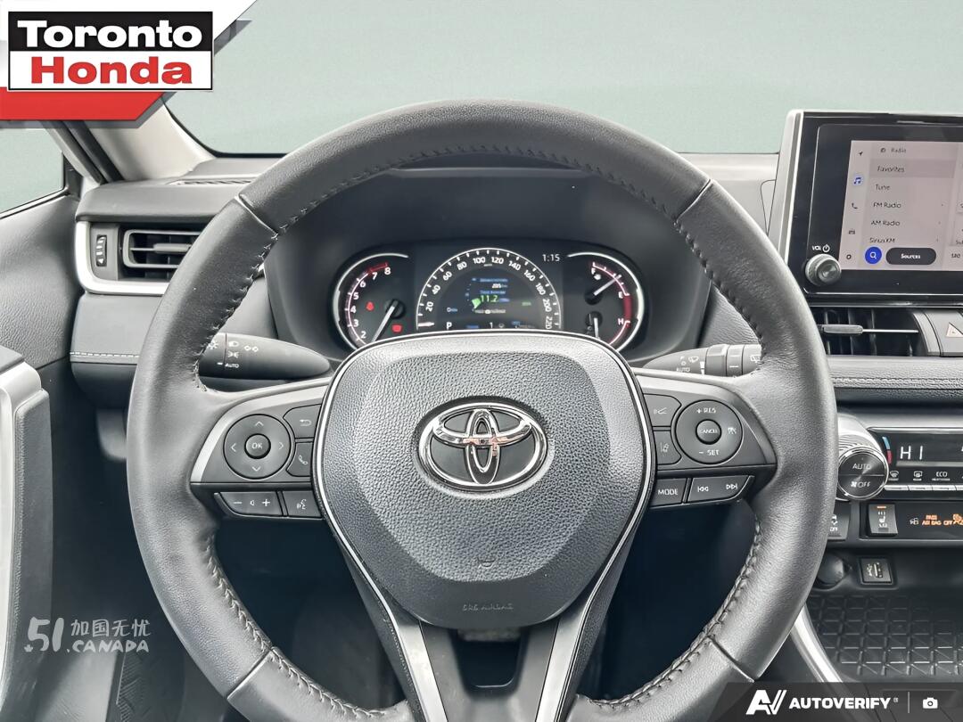 2024 Toyota RAV 4 view 8