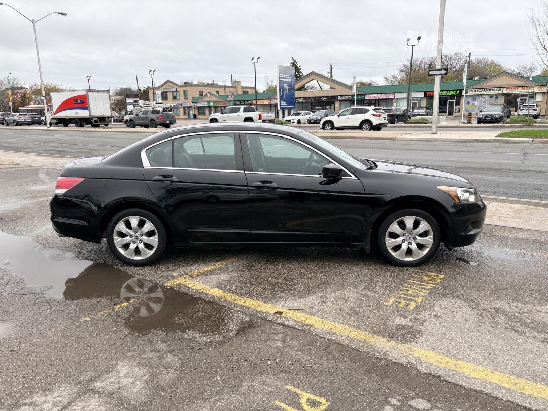 2009 Honda Accord view 4