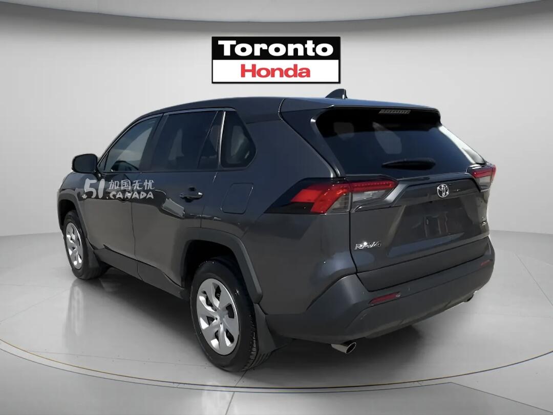 2024 Toyota RAV 4 view 3