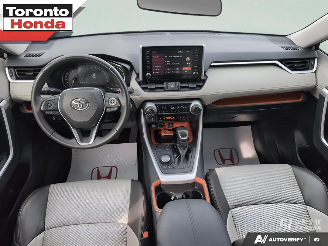 2021 Toyota RAV 4 view 7