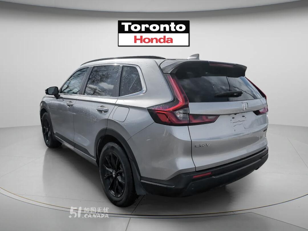 2025 Honda CR-V view 4
