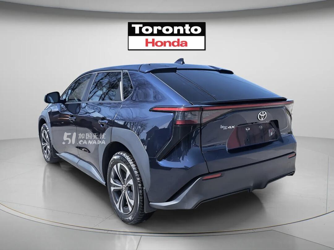 2023 Toyota bZ4X view 4