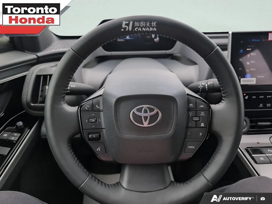 2025 Toyota bZ4X view 5