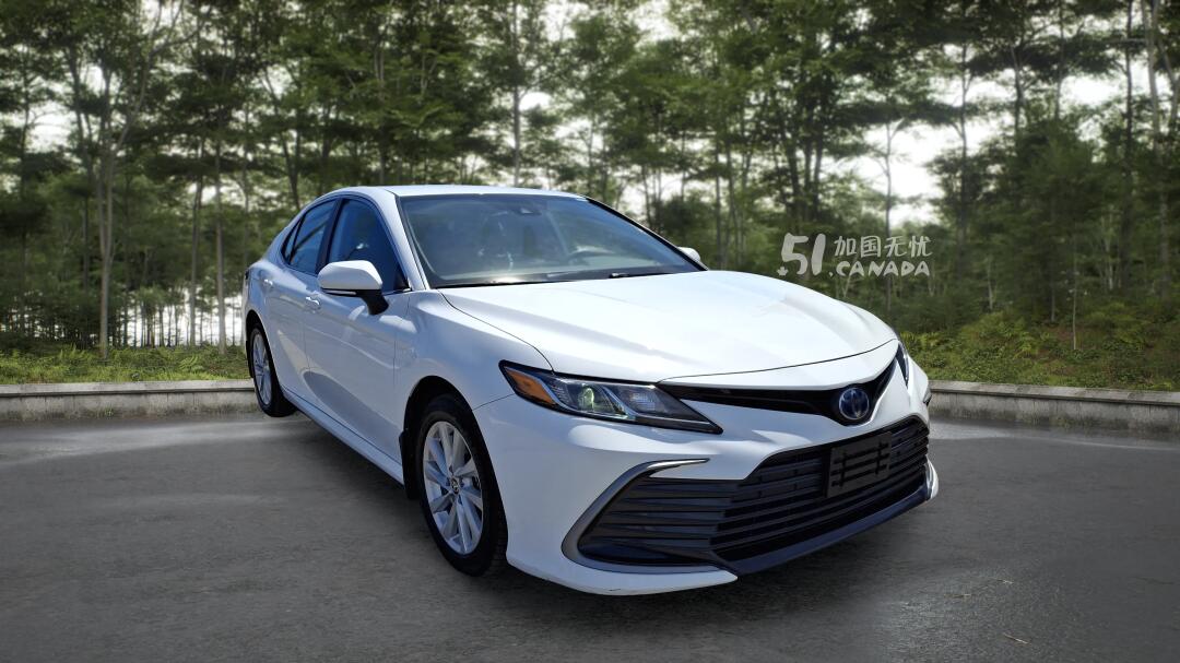 2023 Toyota Camry view 2