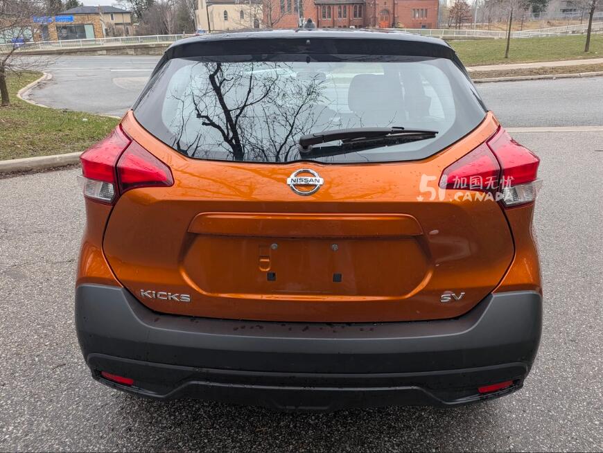 2018 Nissan Kicks view 3