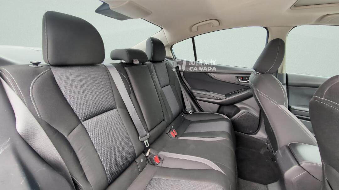 2017 Subaru Impreza view 7