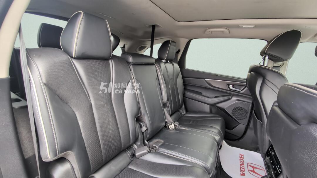 2022 Acura MDX view 8