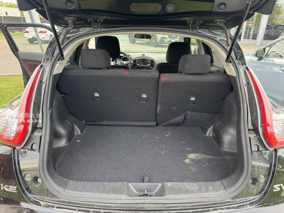 2016 Nissan Juke view 10