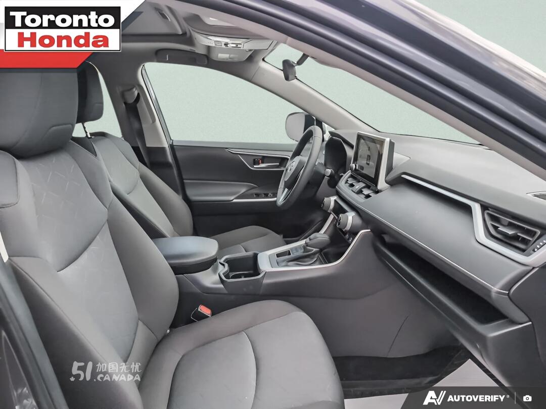 2025 Toyota RAV 4 view 5