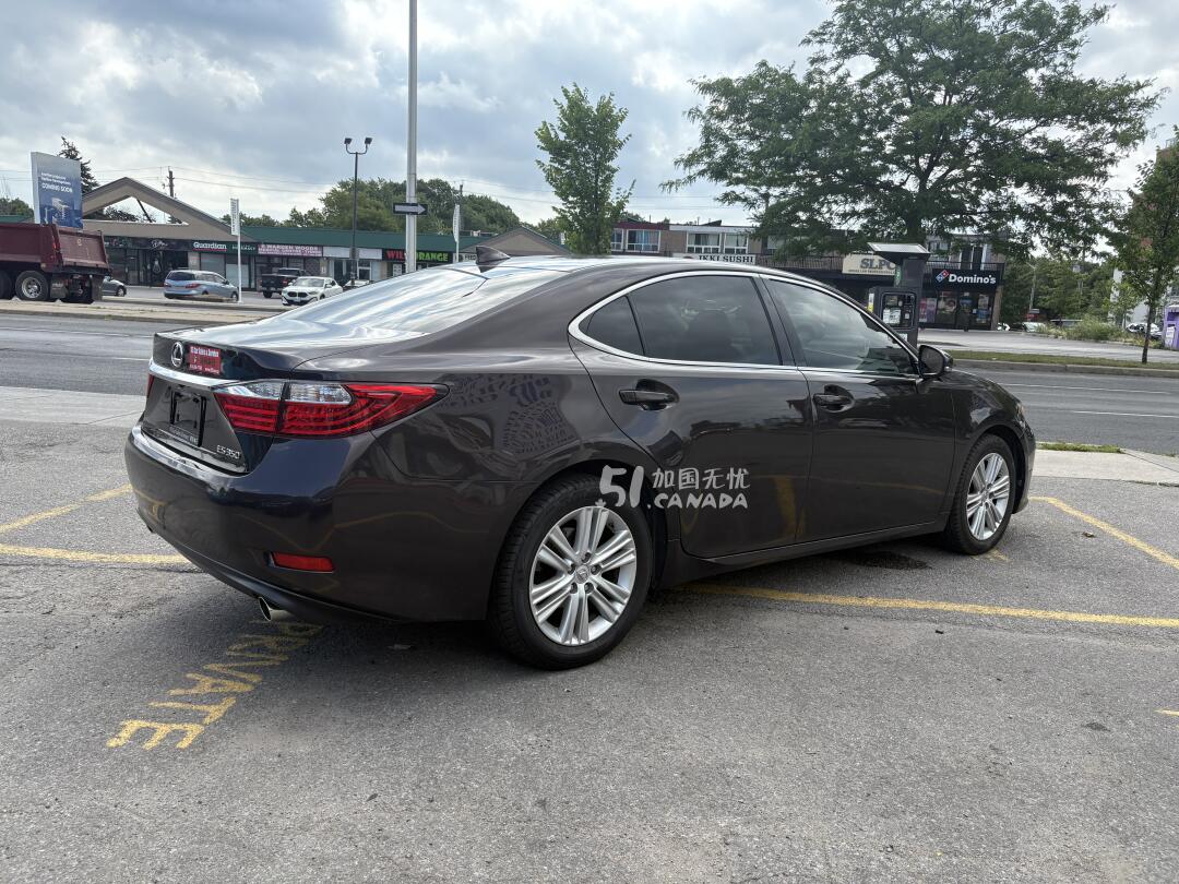 2015 Lexus ES view 5