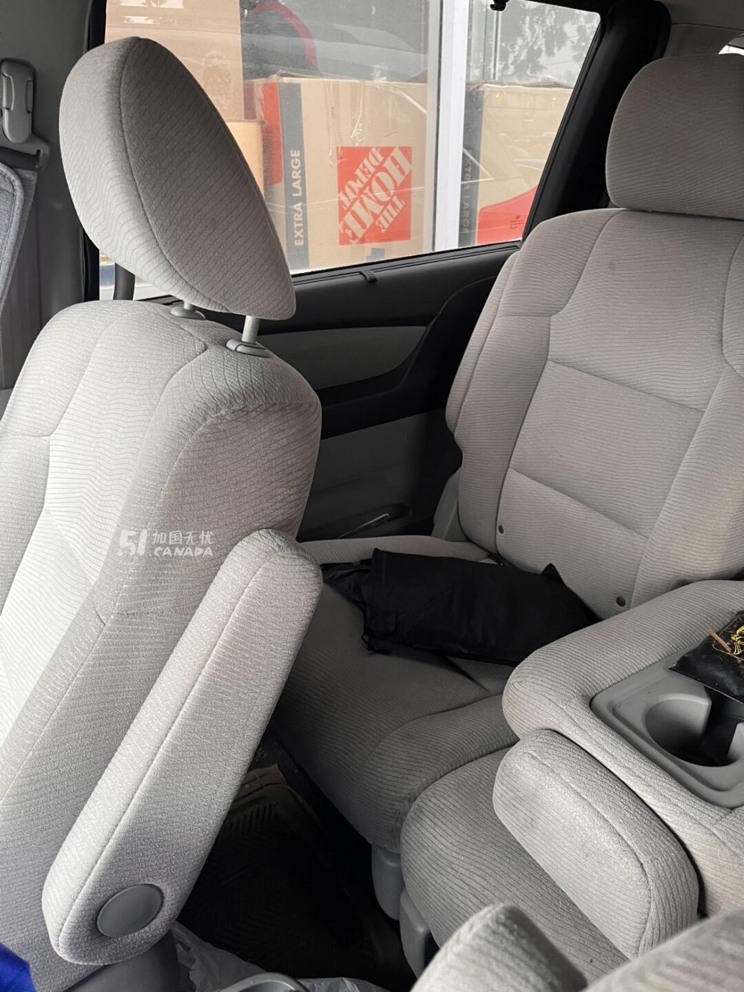 2011 Honda Odyssey view 4