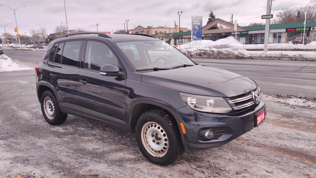 2016 Volkswagen Tiguan view 3