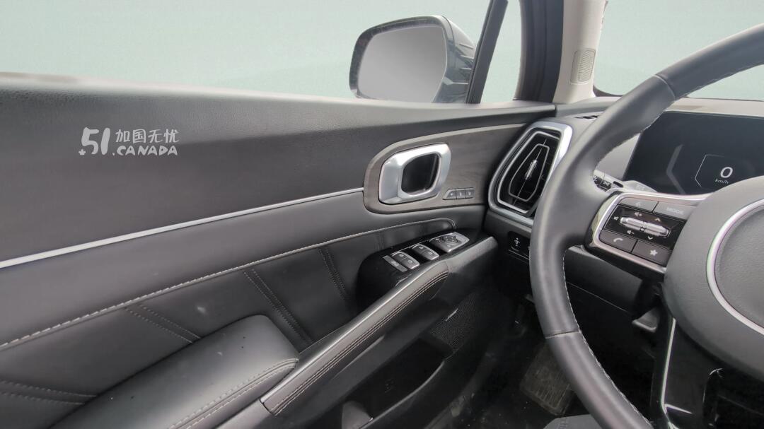 2025 Kia Sorento view 6