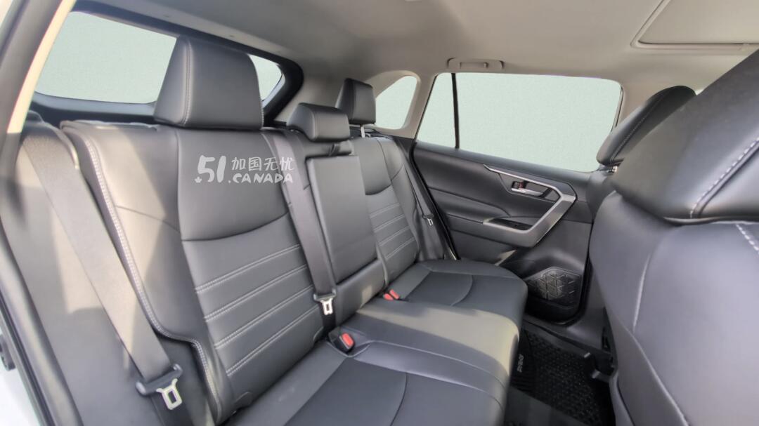 2025 Toyota RAV 4 view 7