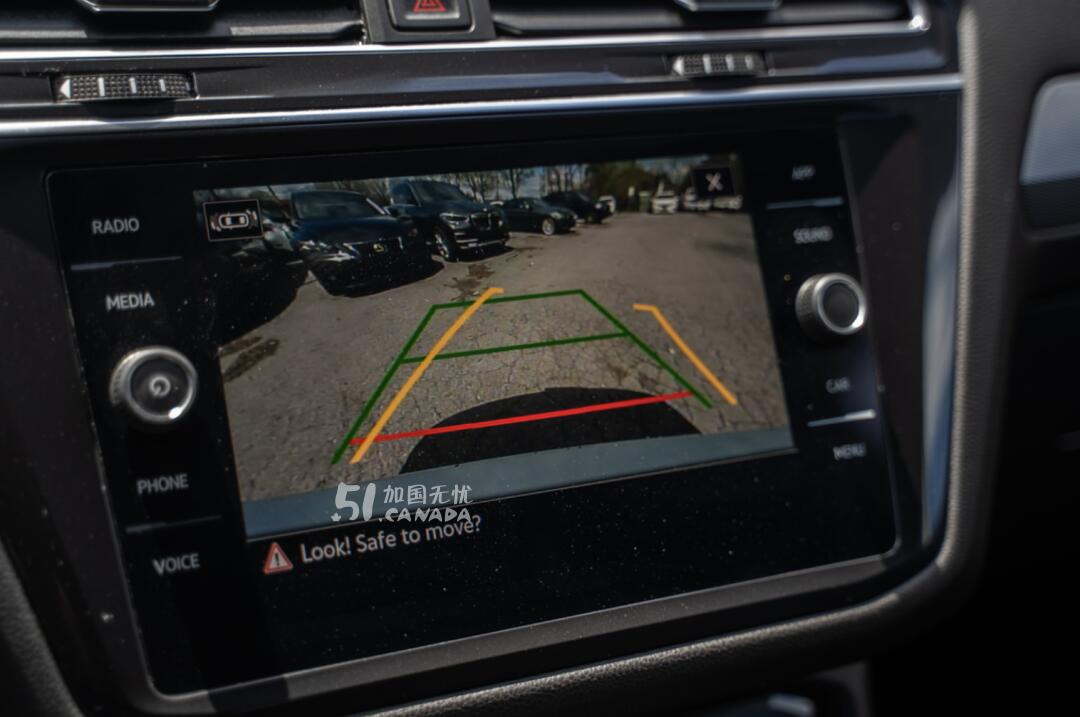 2022 Volkswagen Tiguan view 4