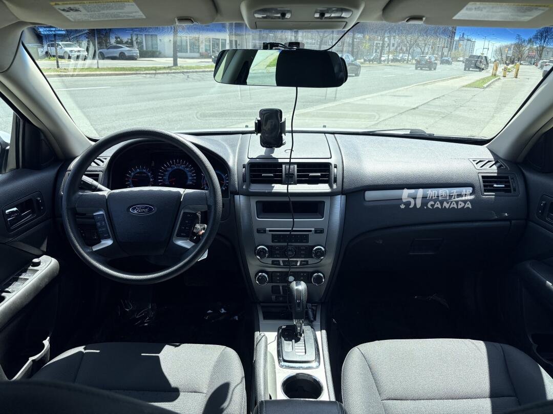 2011 Ford Fusion view 7