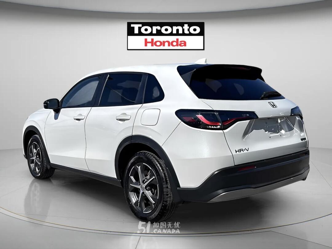 2024 Honda HR-V view 4