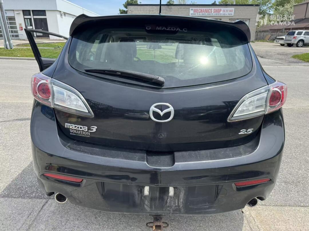 2011 Mazda 3 view 3