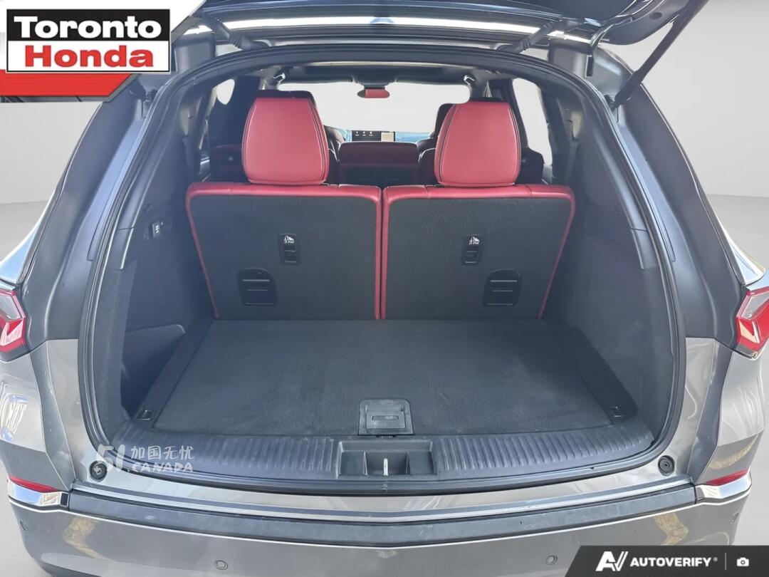 2022 Acura MDX view 10