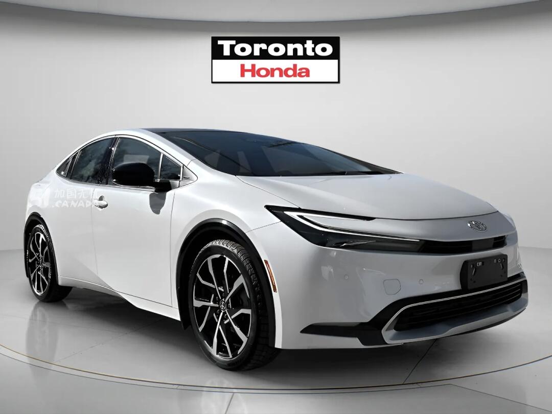 2025 Toyota Prius view 2