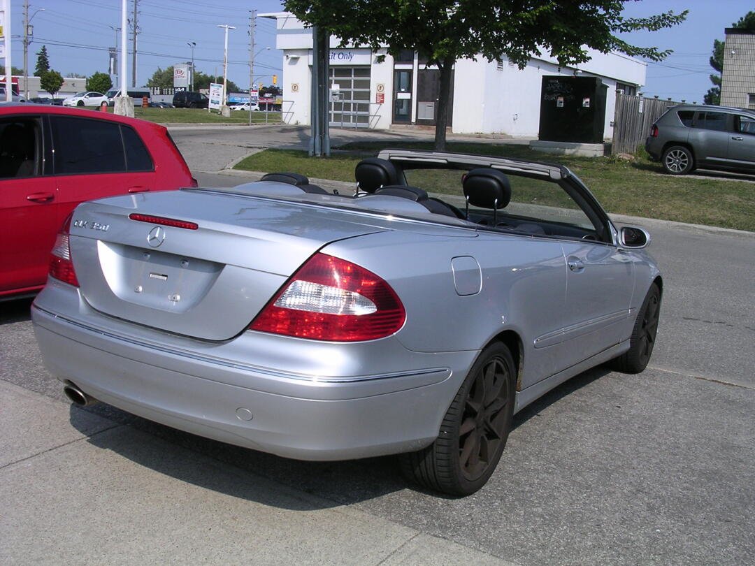 2006 Mercedes-Benz CLK view 3