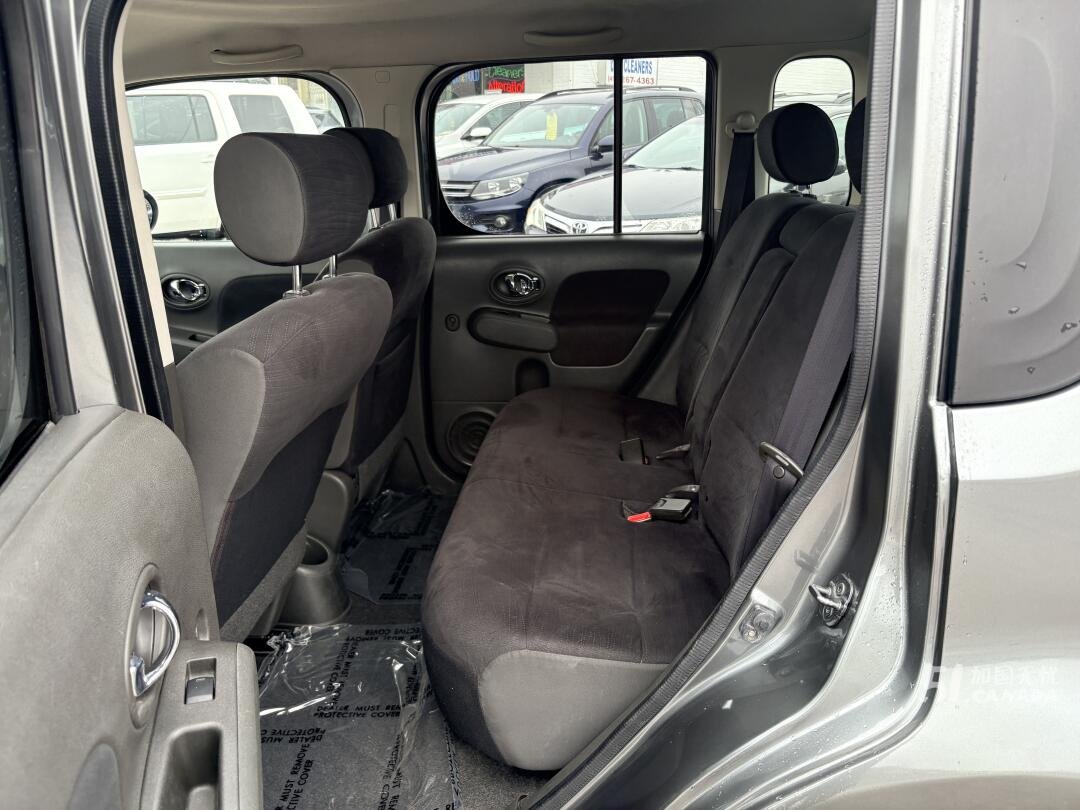 2009 Nissan Cube view 8
