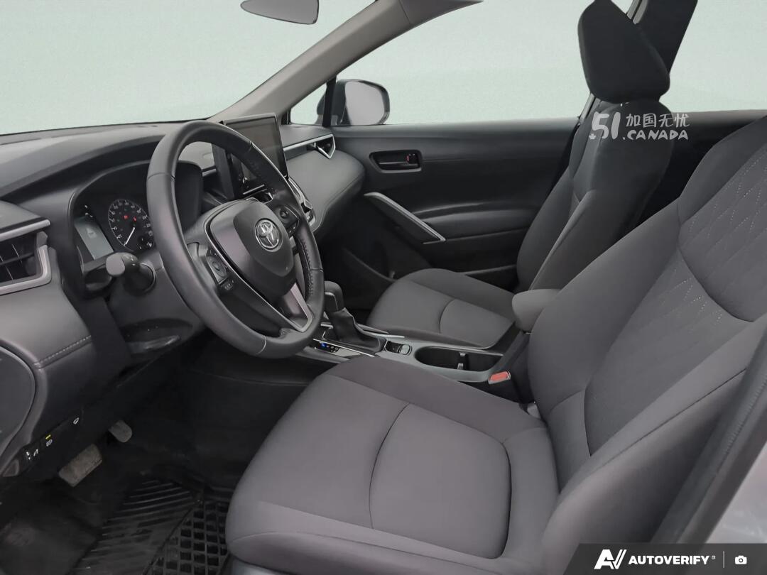 2025 Toyota Corolla view 8