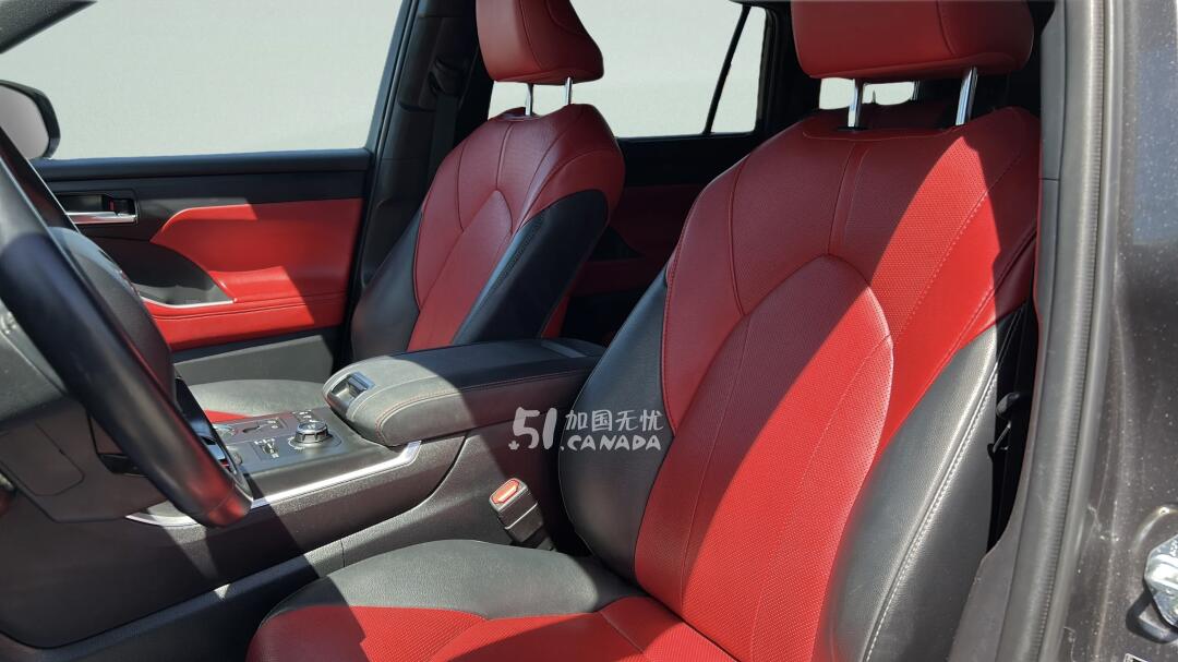 2021 Toyota Highlander view 7